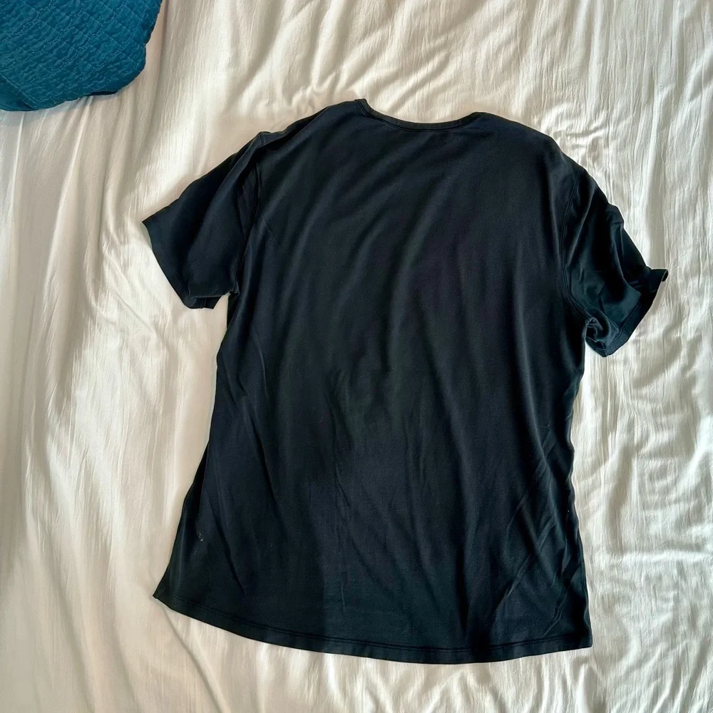 Lululemon size XL Striped and Solid T-Shirts Bundle of 4 - Picture 4 of 15